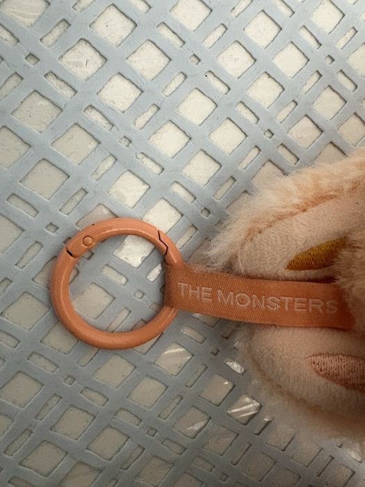 Продам Лабубу оригинал