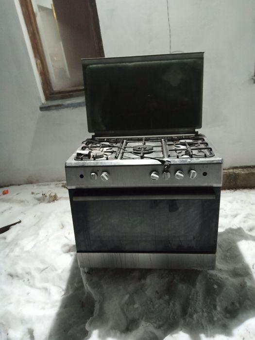 Продам газ плиту