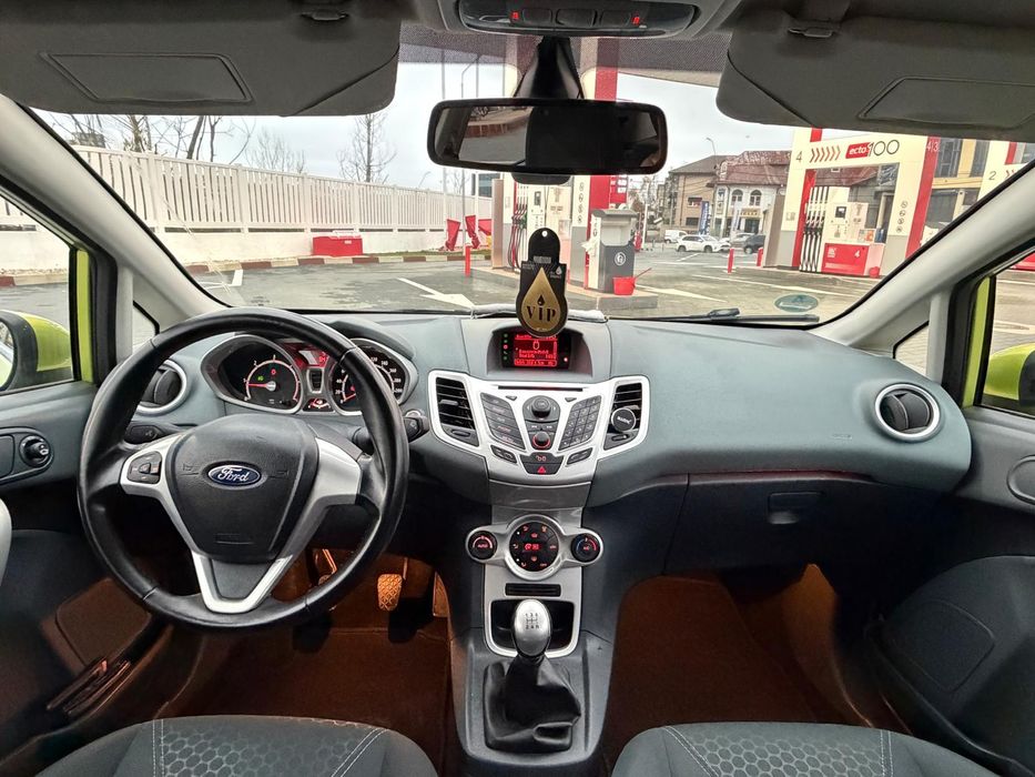 Ford fiesta titanium diesel euro 5 mod.2011 164000 km carte service