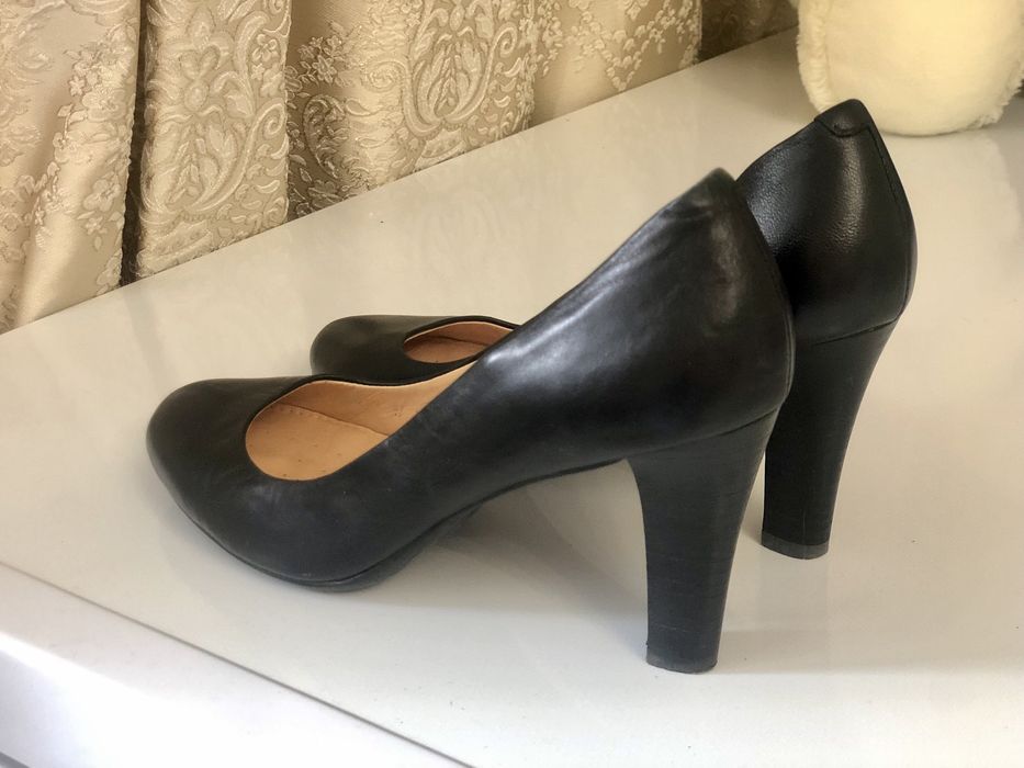 Продам кожаные туфли Geox