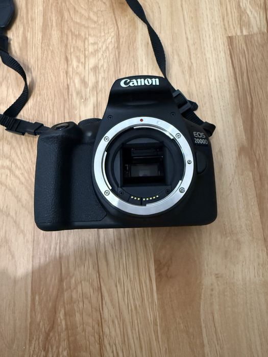 Canon EOS2000D професионален фотоапарат