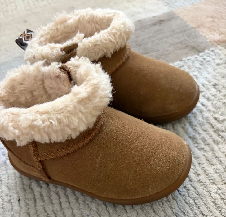 Ghete UGG copii, marimea 22
