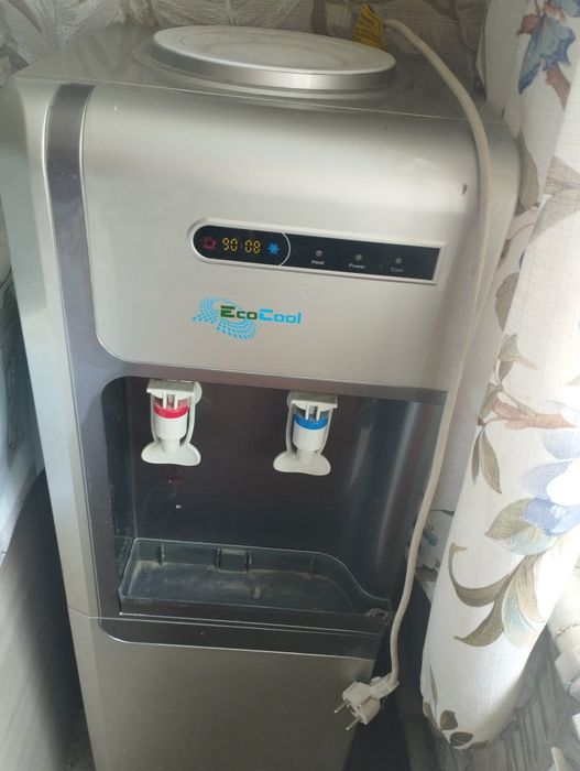 Продается кулер для воды