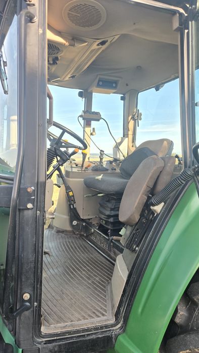 Tractor John Deere 6220 (2007) cu Încărcător Frontal – Înmatriculat, Anvelope Noi