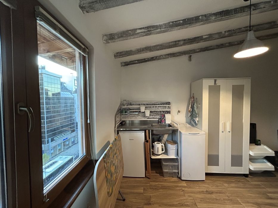 Дава се под наем Ателие в София, Лозенец - 14 кв.м за 357 € - Снимка #1