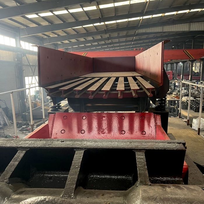 Concasor cu falci (jaw crusher) 600x900