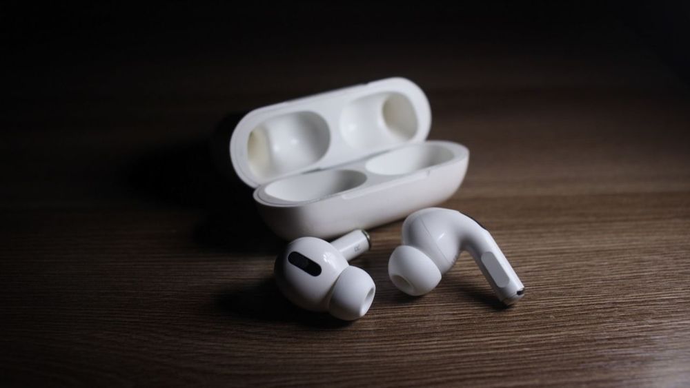 Продам наушники AirPods Pro