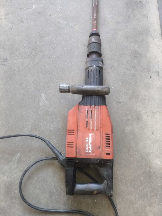 Къртач Hilti TE905 и BOSCH GSH11