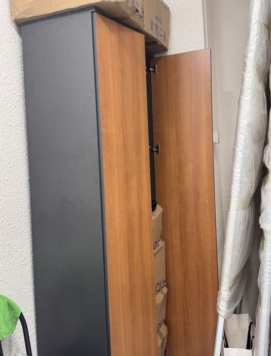 Продам зеркала и шкаф