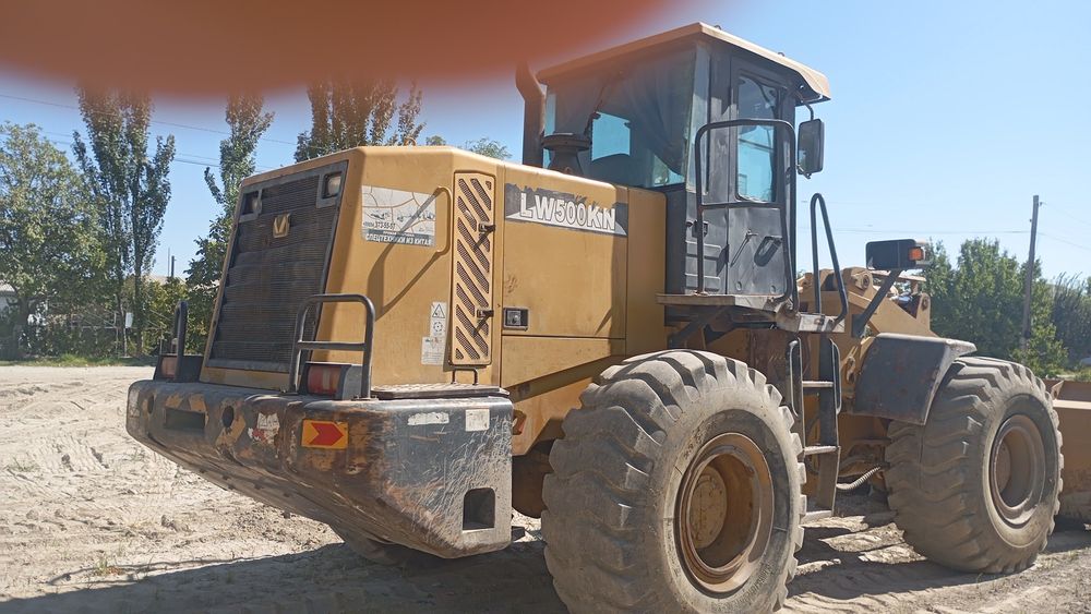 Продается фронтальный погрузчик