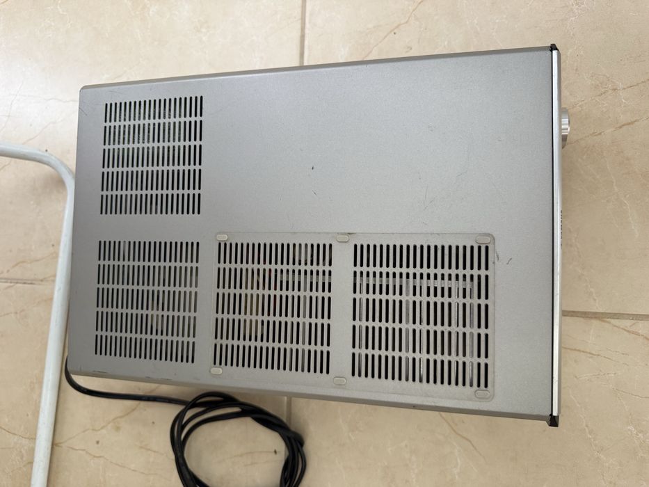 Yamaha RX-E410 Стерео мини ресивър