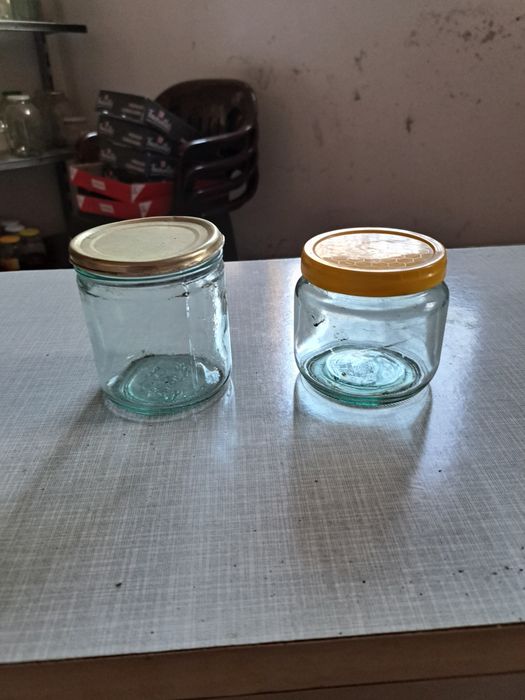 Продавам стъклени буркани различни видове и  размери