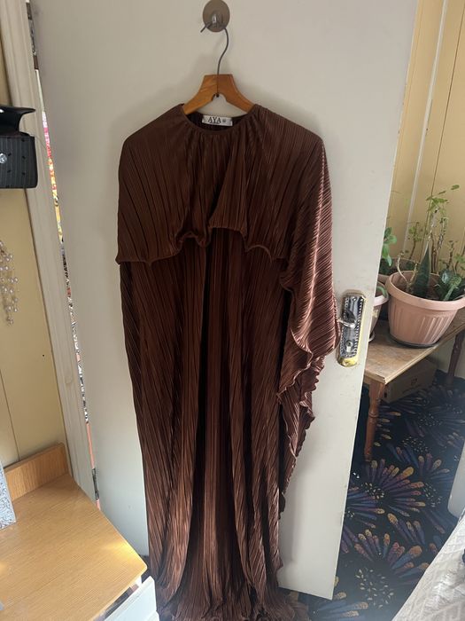 Платье с ремешком по талии