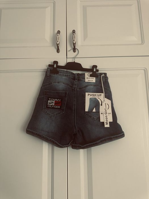 Pantaloni scurti / blugi ,Tommy Hilfiger , cu push up , cu talie inalta , NOI , masura S