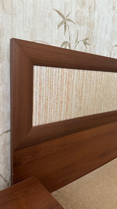 Кровать 160*200 б/у с тумбочками