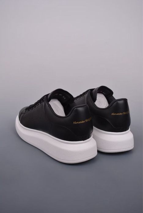 Alexander McQueen Oversized Sneaker Black/White