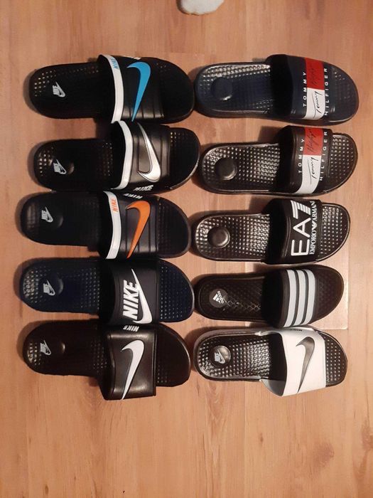 Papuci barbati firmati.