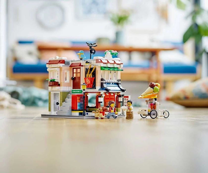 LEGO Creator 3 в 1 31131 Магазин за нудълс в центъра