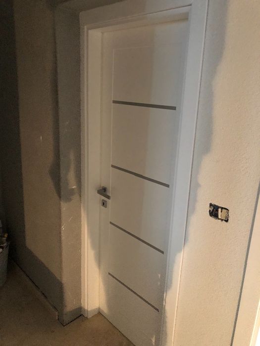 Usi din lemn masiv si mbf vopsite