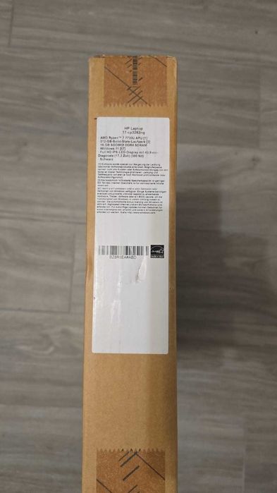 Laptop HP cu ecran FHD de 17,3", procesor AMD Ryzen 7 7730U