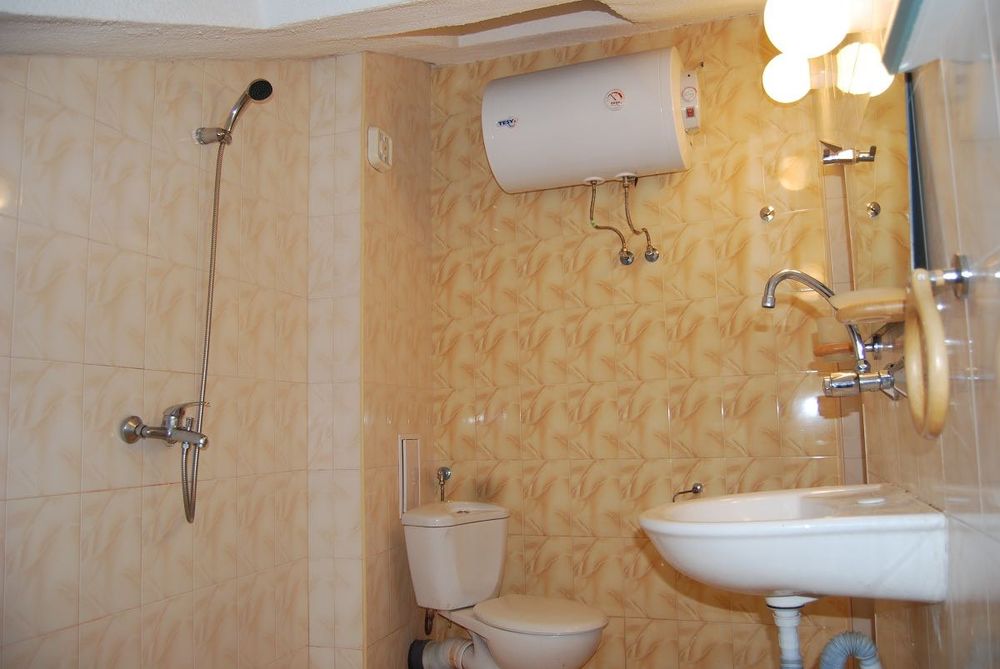 двустаен обзаведен, кв.Редута, тухла с АКТ16, Ателие, до парка