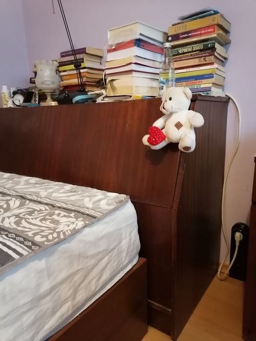Подарявам спалня с ракла и нощно шкафче
