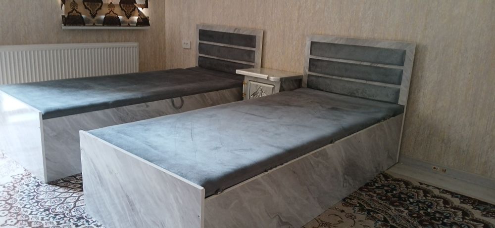 Продаётся мебель для спальни с двумя кроватями