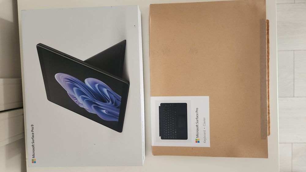 Microsoft Surface Pro 9 with keyboard - Nou