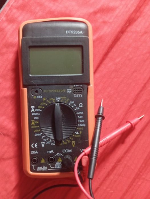 Продам мультиметр DT9205A