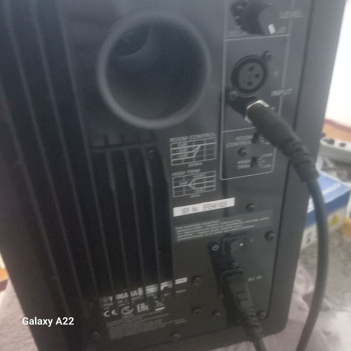 Yamaha hs7I  sotiladi original