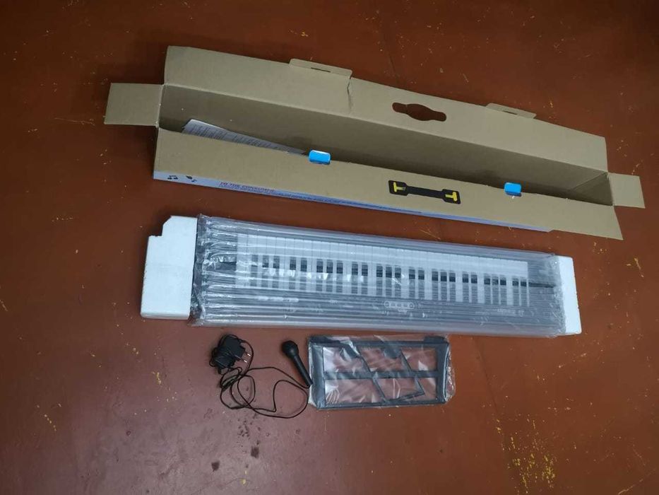 синтезатор 61 клавиша