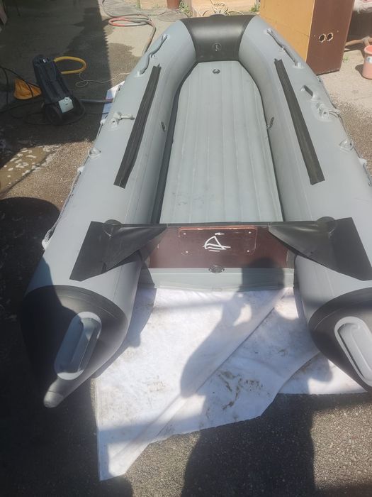 Продам лодку адмирал 3200