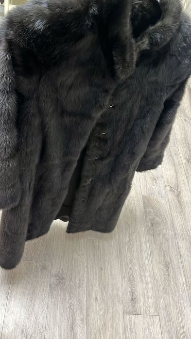 Продам норкувую шубу (шуба)