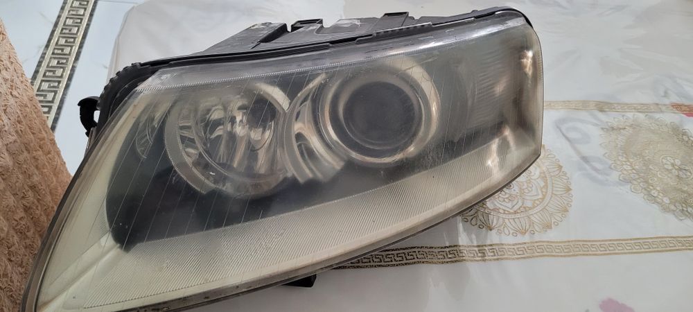 Vând far pentru audi a6 c6 4f an stare forte bună nu sunt rupte clemel