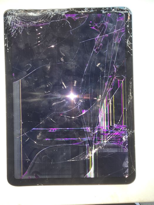 Продам IPad Air 5