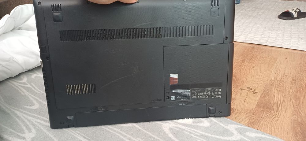 Vând laptop Lenovo 9 din 10 ofertă!