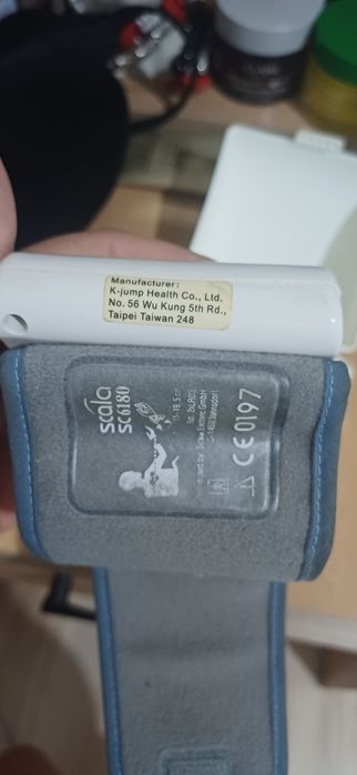 Продам тонометр на запястье