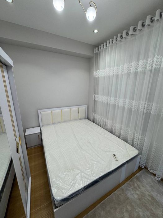 Mehnat postida  2- xona dom sotiladi srochna