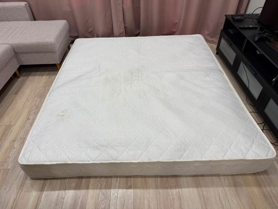 Матрац отдам даром 180/200