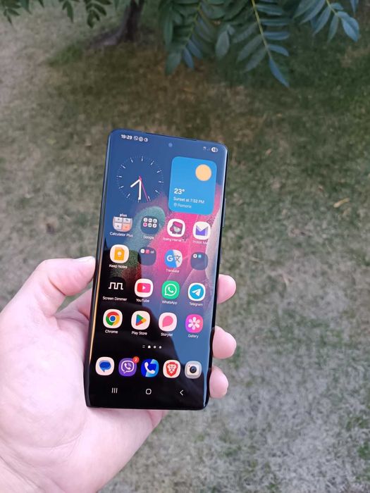 Samsung S21 Ultra  12+8GB RAM / 256 GB памет, с нов дисплей 2160Hz PWM