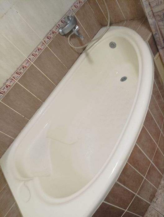 Продаётся большая ванна в отличном состоянии