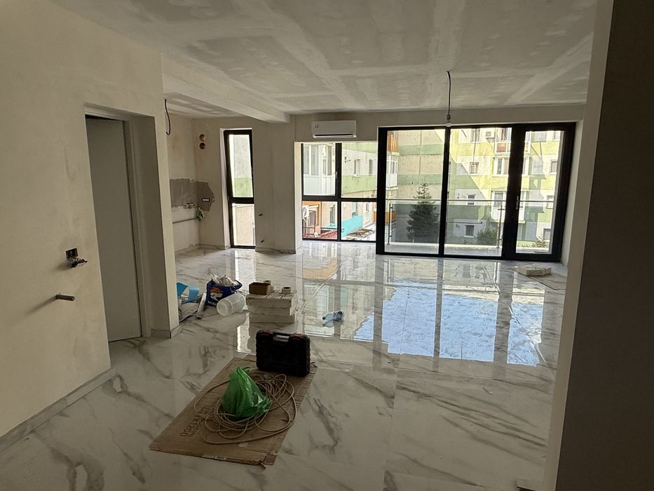 Apartamente noi de vanzare