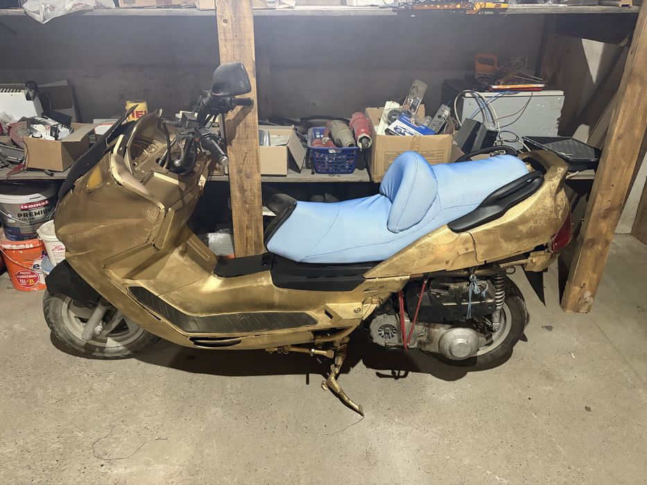 Yamaha 250 cc scuter