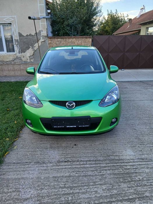 Mazda 2  1.3 benzina 80 c.p. 2011