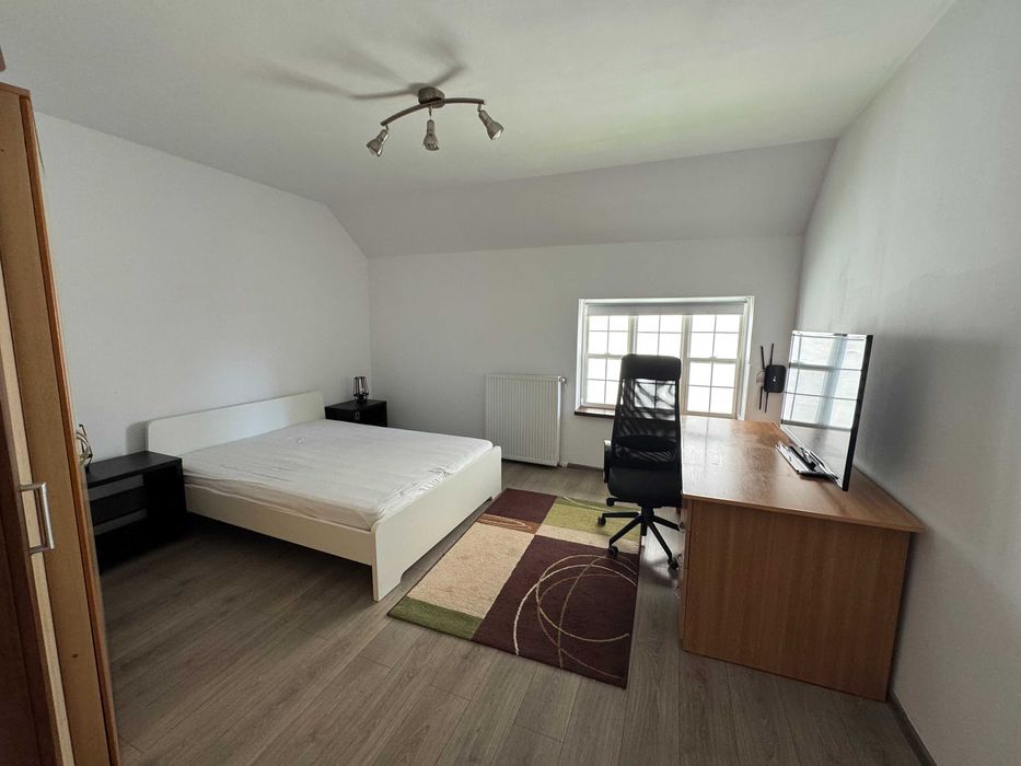 Proprietar, inchiriez apartament la casa, 4 dormitoare, zona Calea Aradului