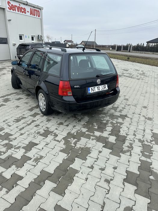 Vand golf 4 motor 1’4 bezina acte valabile un an 2001