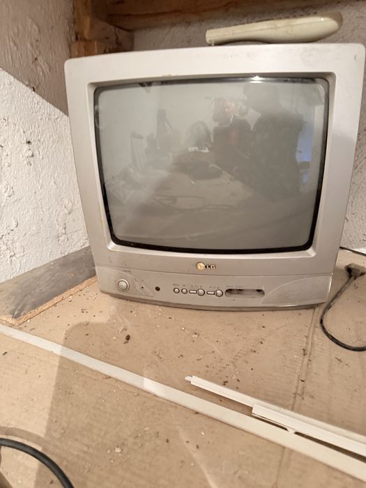 Телевизор LG в раб. Сост