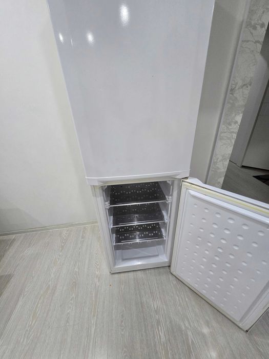 Продам холодильник срочно самовывоз