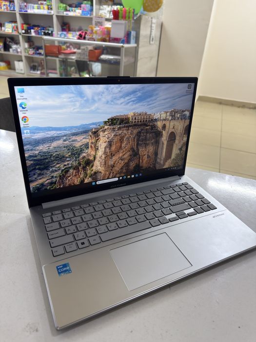 Ноутбук asus в отличном состоянии