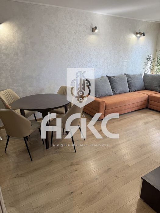 Двустаен обзаведен апартамент в кв. Люлин 3